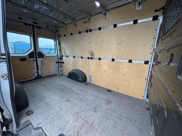 Bild 8 VW Crafter Kasten 35 2.0 TDI MR Hochdach