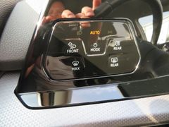 VW Golf VIII 2.0 TDI Active DSG LED Nav Ahk Rfk 16' VW Golf VIII 2.0 TDI Active DSG LED Nav Ahk Rfk 16'
