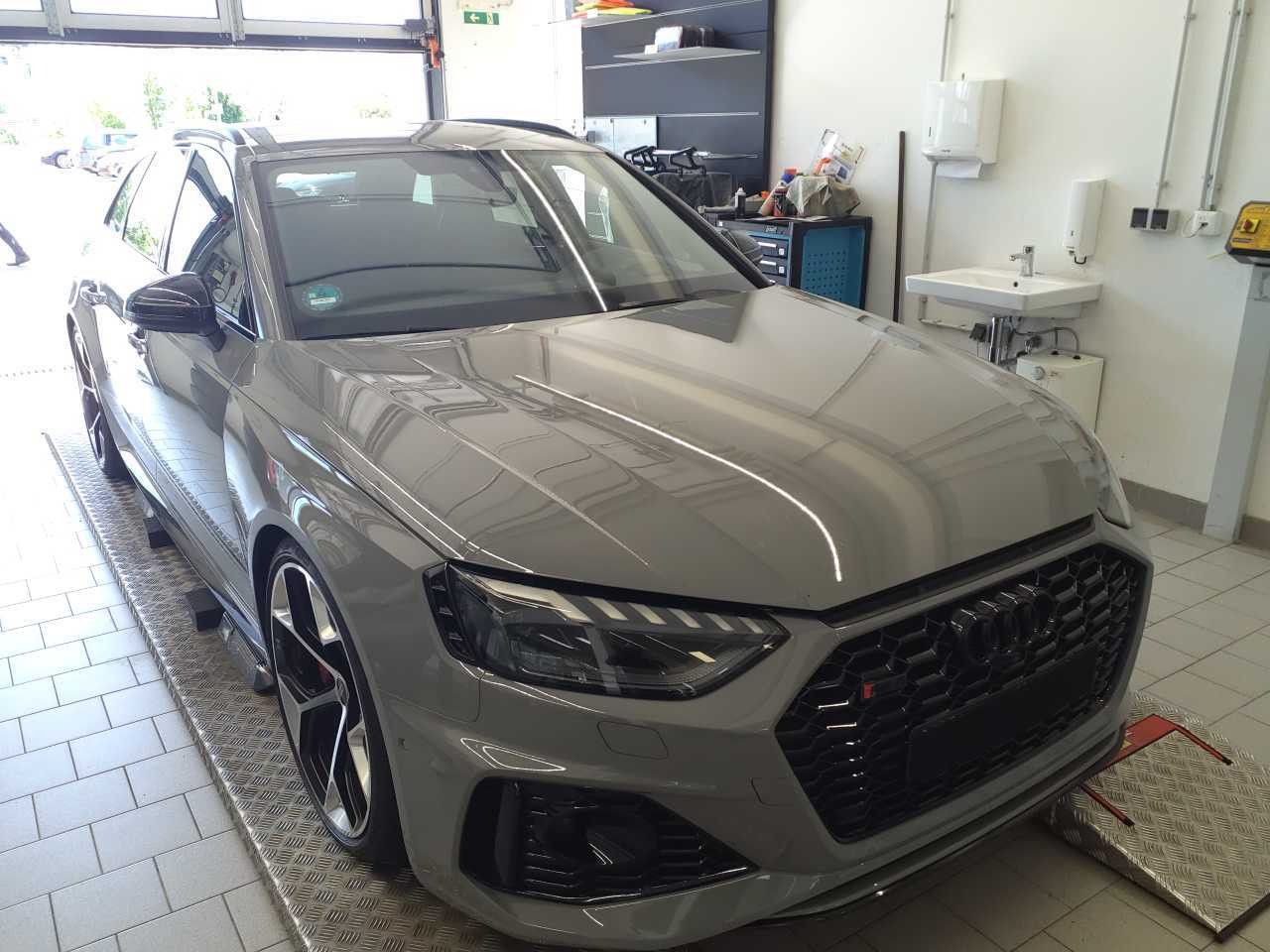 Audi RS4 - Bild 2