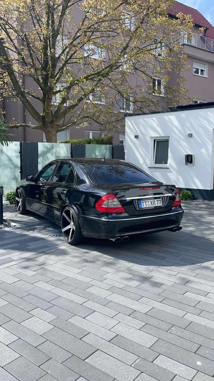 Mercedes-Benz E 300