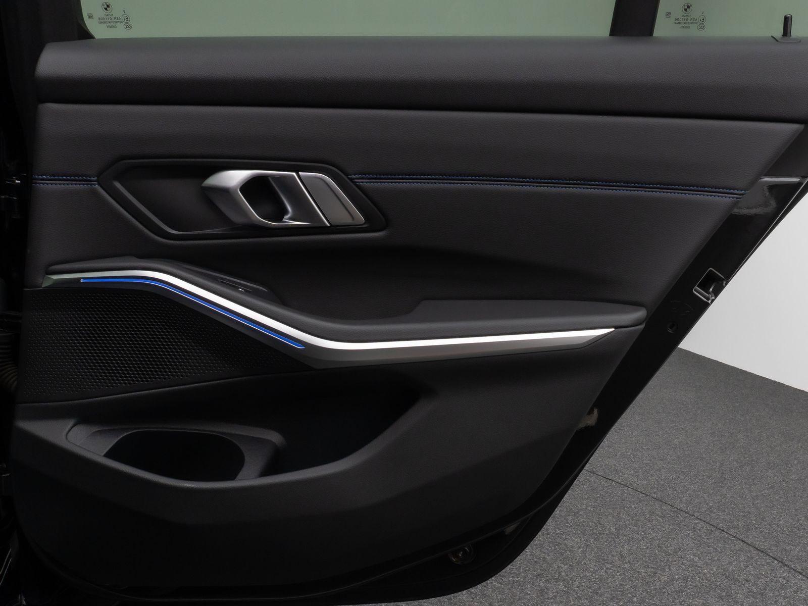 Fahrzeugabbildung BMW 330i M Sport Panorama Kamera Laser HUD DAB HiFi