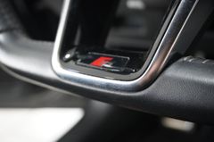 Fahrzeugabbildung Audi A6 Avant 40 TDI S-LINE SPORT NAVI/LED/KAMERA/ACC
