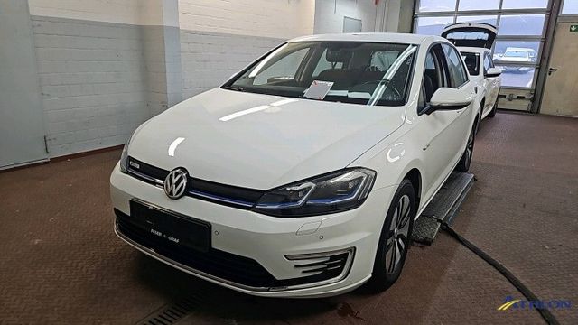 Volkswagen e-Golf VII Lim. Navi LED SiHz PDC ACC Wärmepumpe