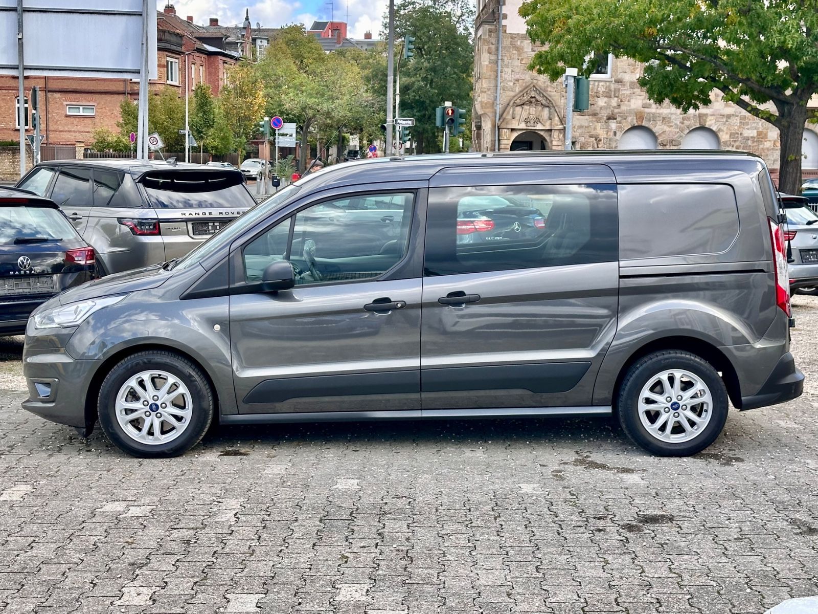 Fahrzeugabbildung Ford TRANSIT CONNECT HALBKASTEN LANG TREND*AUTOM.*