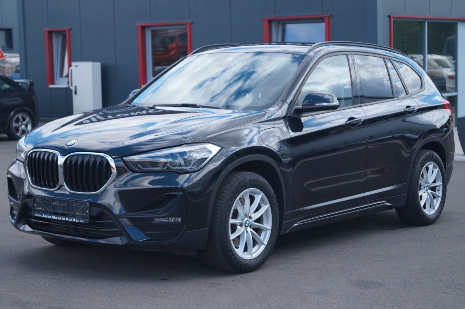 Fahrzeugabbildung BMW X1 xDrive 25 e Sport Line
