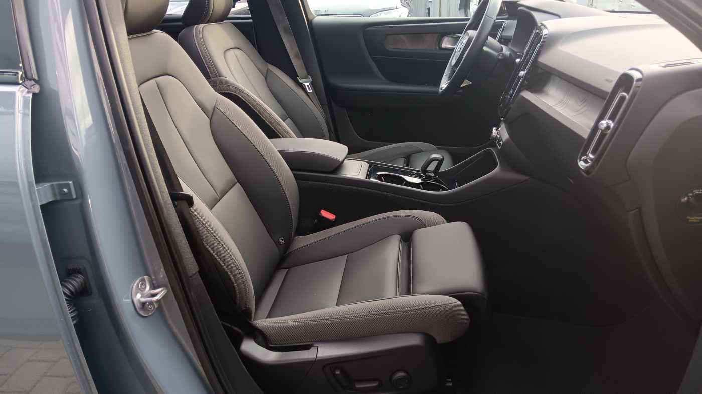 Fahrzeugabbildung Volvo XC40 Recharge Twin Motor Ultimate AWD