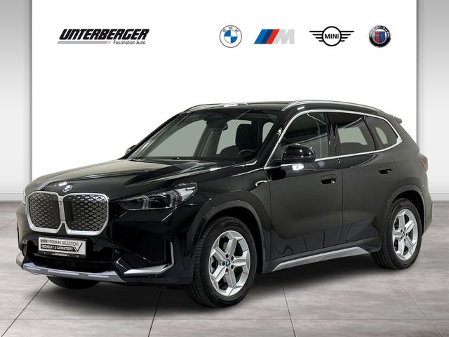 BMW iX1 xDrive30 xLine AHK RFK DA PA ALED Sitzhzg