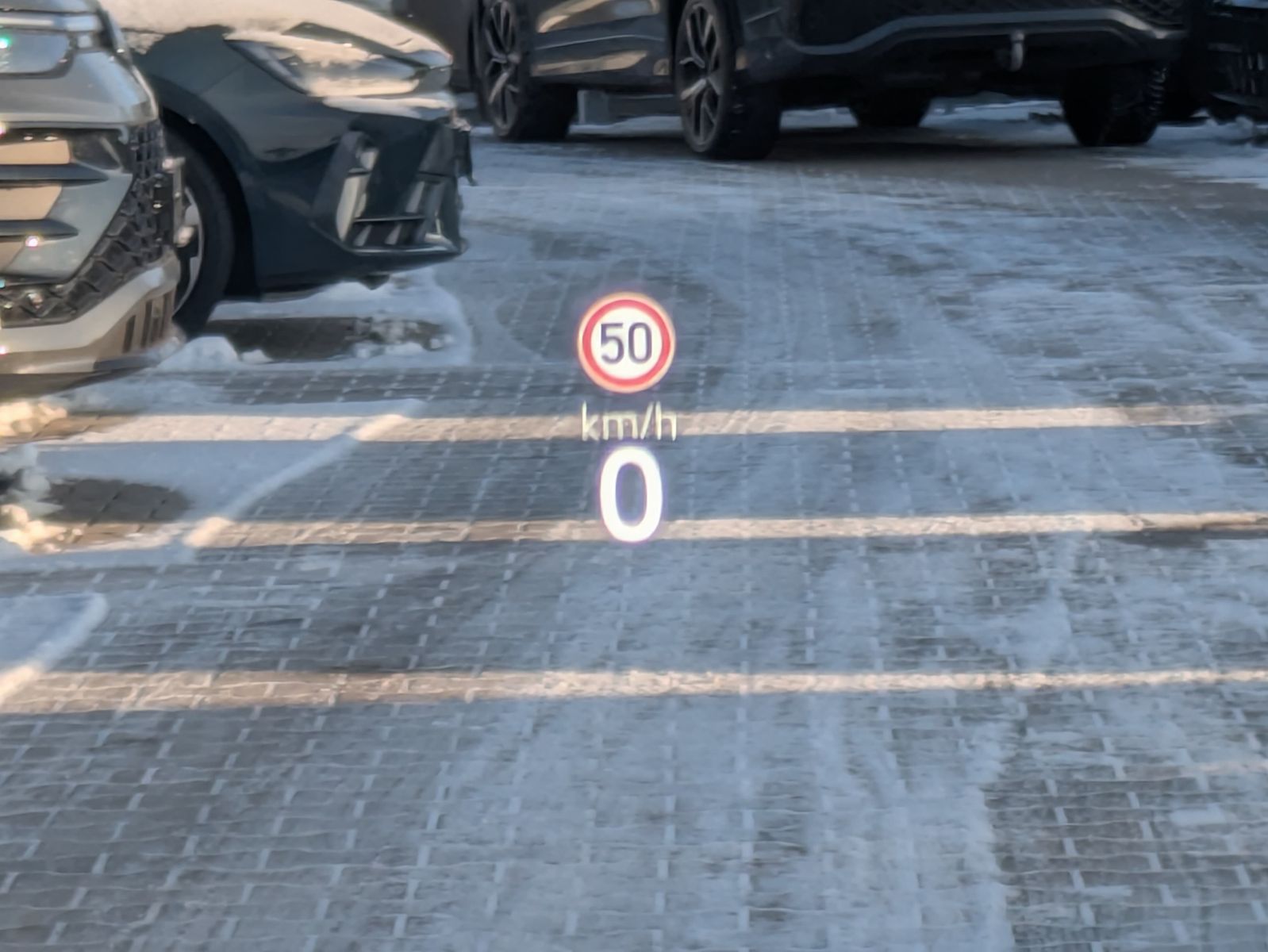 Fahrzeugabbildung Volkswagen Tiguan 2.0 TDI 4M R-Line PANO*H&K*AHK*MATRIX*20"