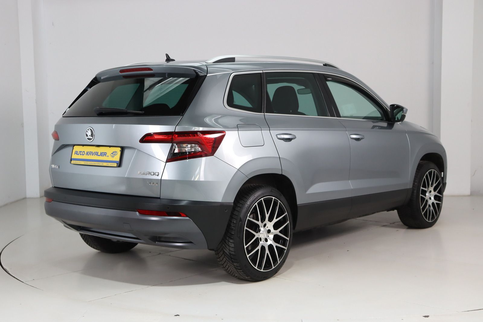 Fahrzeugabbildung SKODA Karoq 4x4 Memory * Navi * DSG * LED * AHK