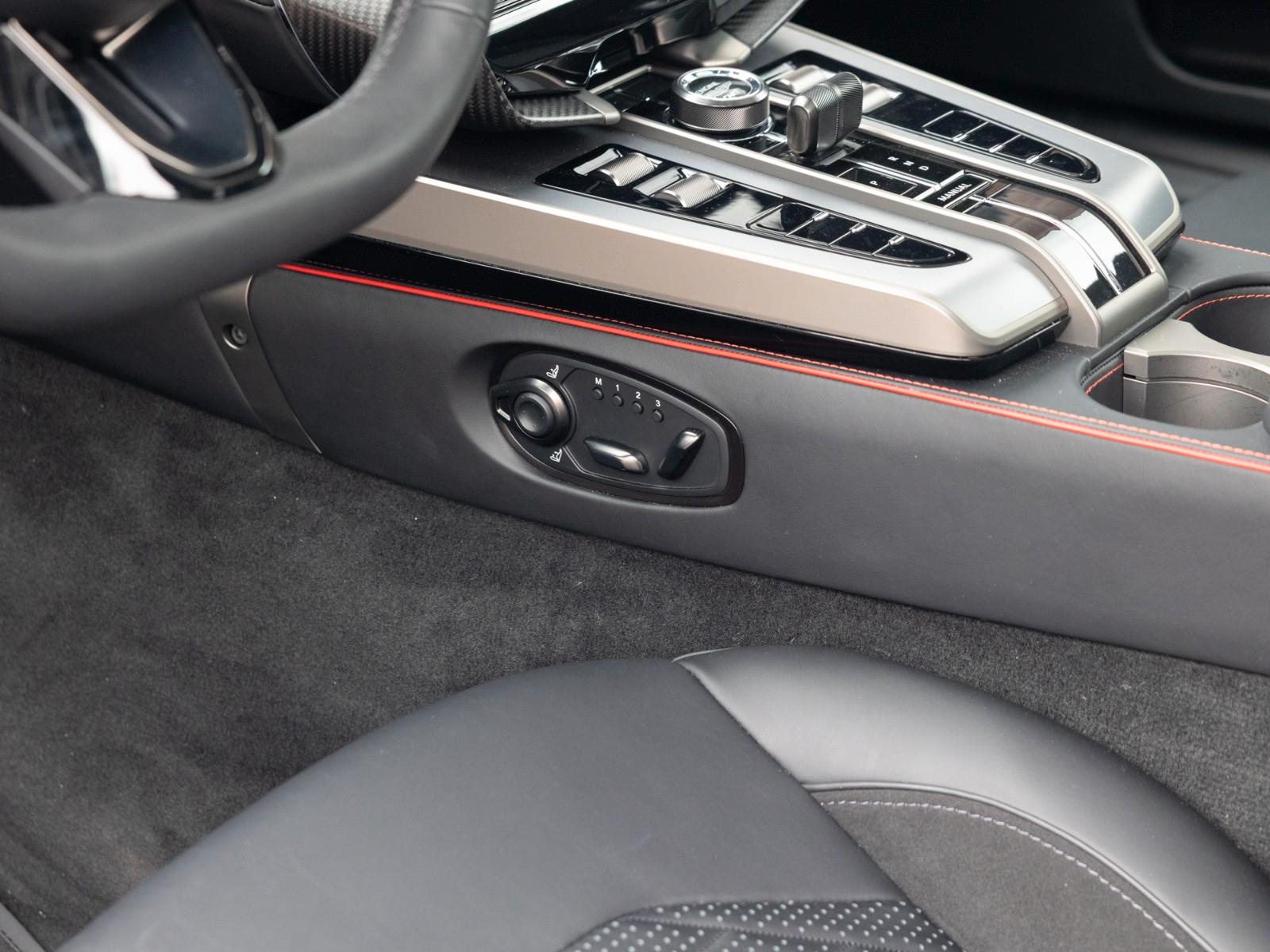 Aston Martin Vanquish | Titan Auspuff | Black Pack