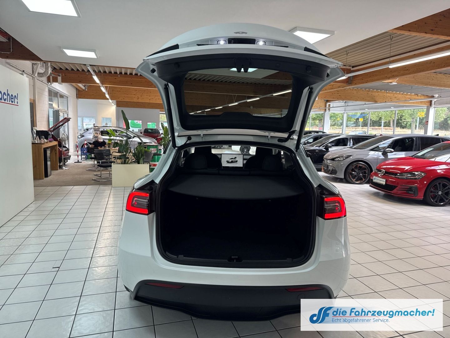 Fahrzeugabbildung Tesla Model Y RWD Panorama Navi Soundsystem LED ACC WL