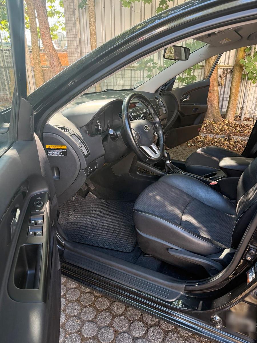 Kia cee'd 2010 — photo 8