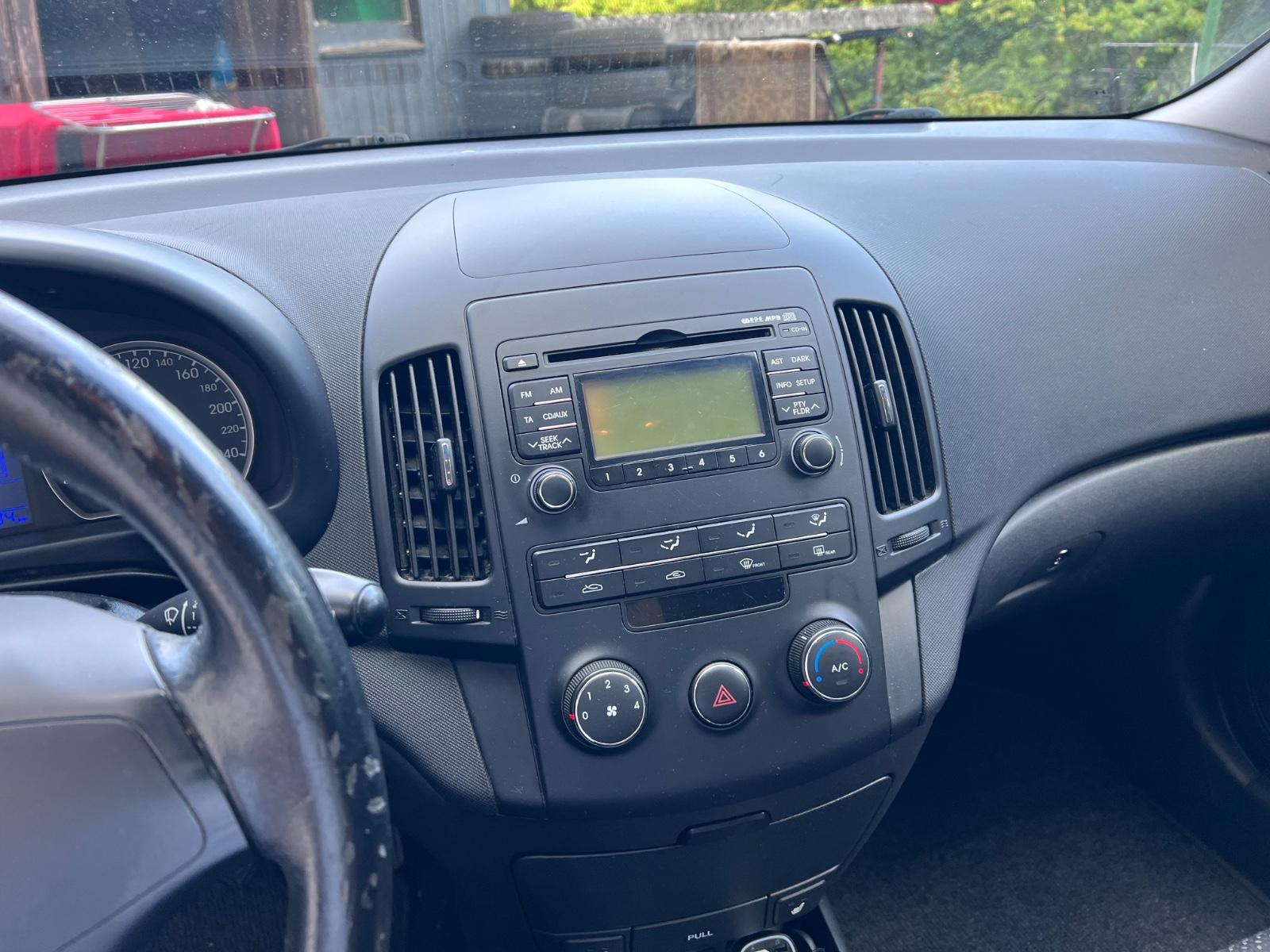 Hyundai i30 2011 — photo 15