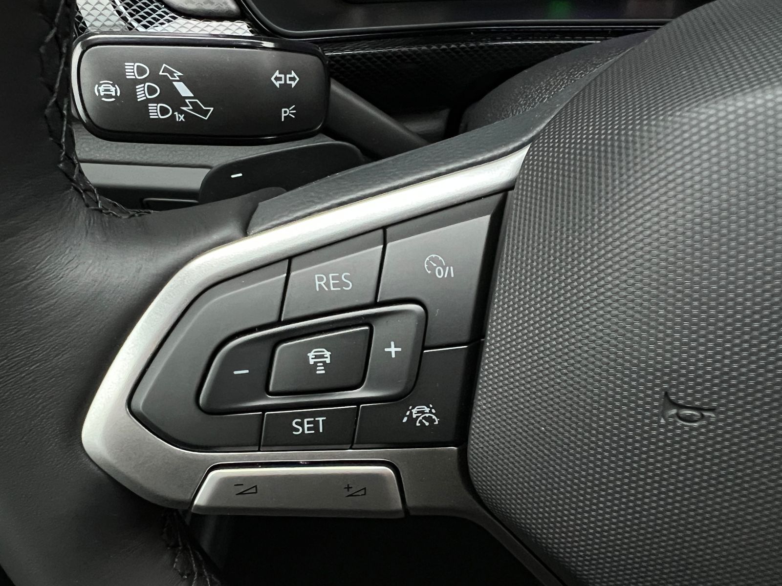 Fahrzeugabbildung Volkswagen T-Cross Life 1.0 TSI DSG *IQ.Light, ACC, App-Con