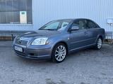 Toyota Avensis 2.0 D-4D Sol Liftback - Toyota Avensis aus 2004 mit Diesel-Antrieb