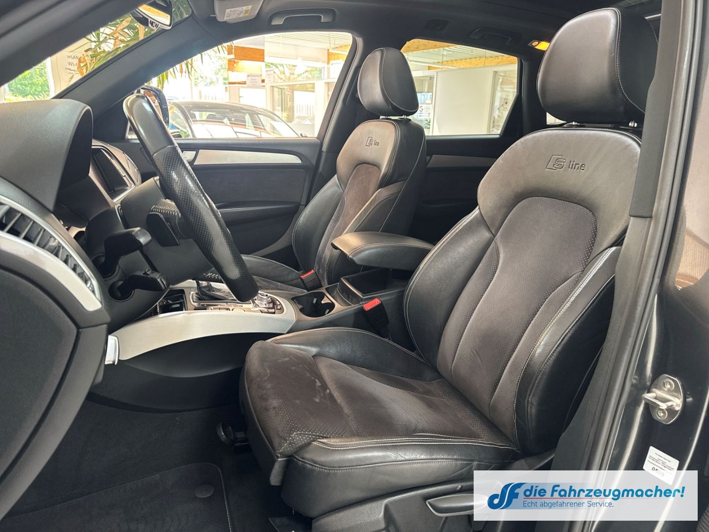 Fahrzeugabbildung Audi Q5 2.0 TDI quattro DPF clean diesel  S-line Spor