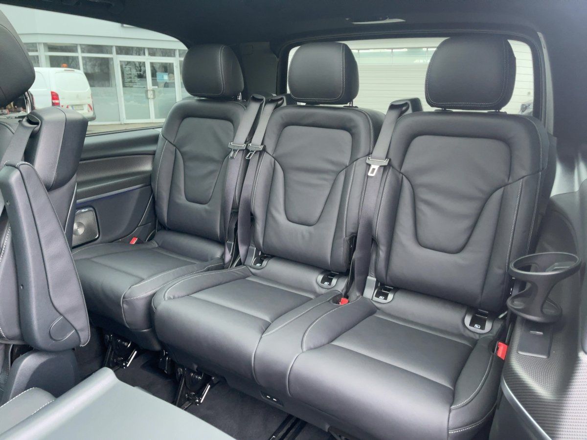 Fahrzeugabbildung Mercedes-Benz V 300 d 4M lang AMG/Night/Pano/360°/Airmatic/AHK