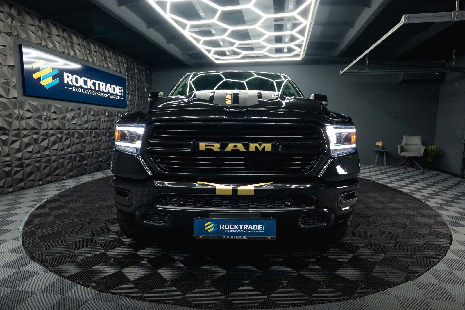 Fahrzeugabbildung Dodge RAM 5.7 V8 HEMI 4x4 OFFROAD NightPaket AXLE LOCK