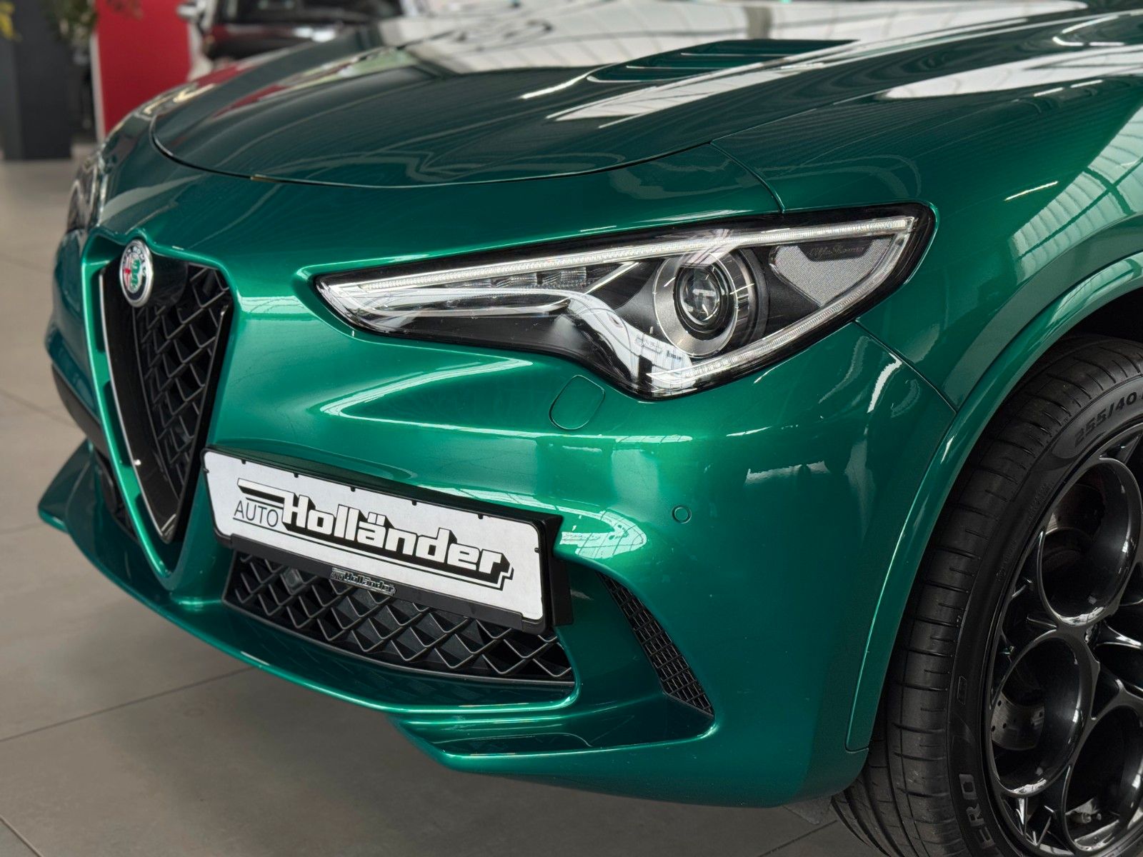 Fahrzeugabbildung Alfa Romeo Quadrifoglio Q4 ACC VOLL Pano Garantie