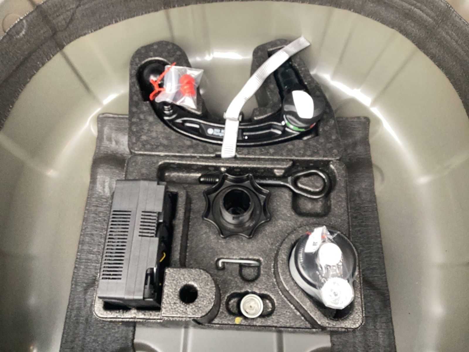 Fahrzeugabbildung Volkswagen T-Cross TSI Energy LED ACC RFK AHK