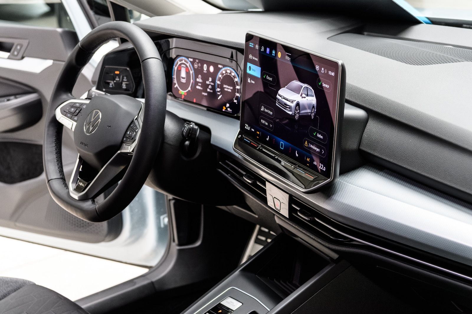 Fahrzeugabbildung Volkswagen Golf VIII Variant Goal 1.5 eTSI DSG LED+KAM+APP