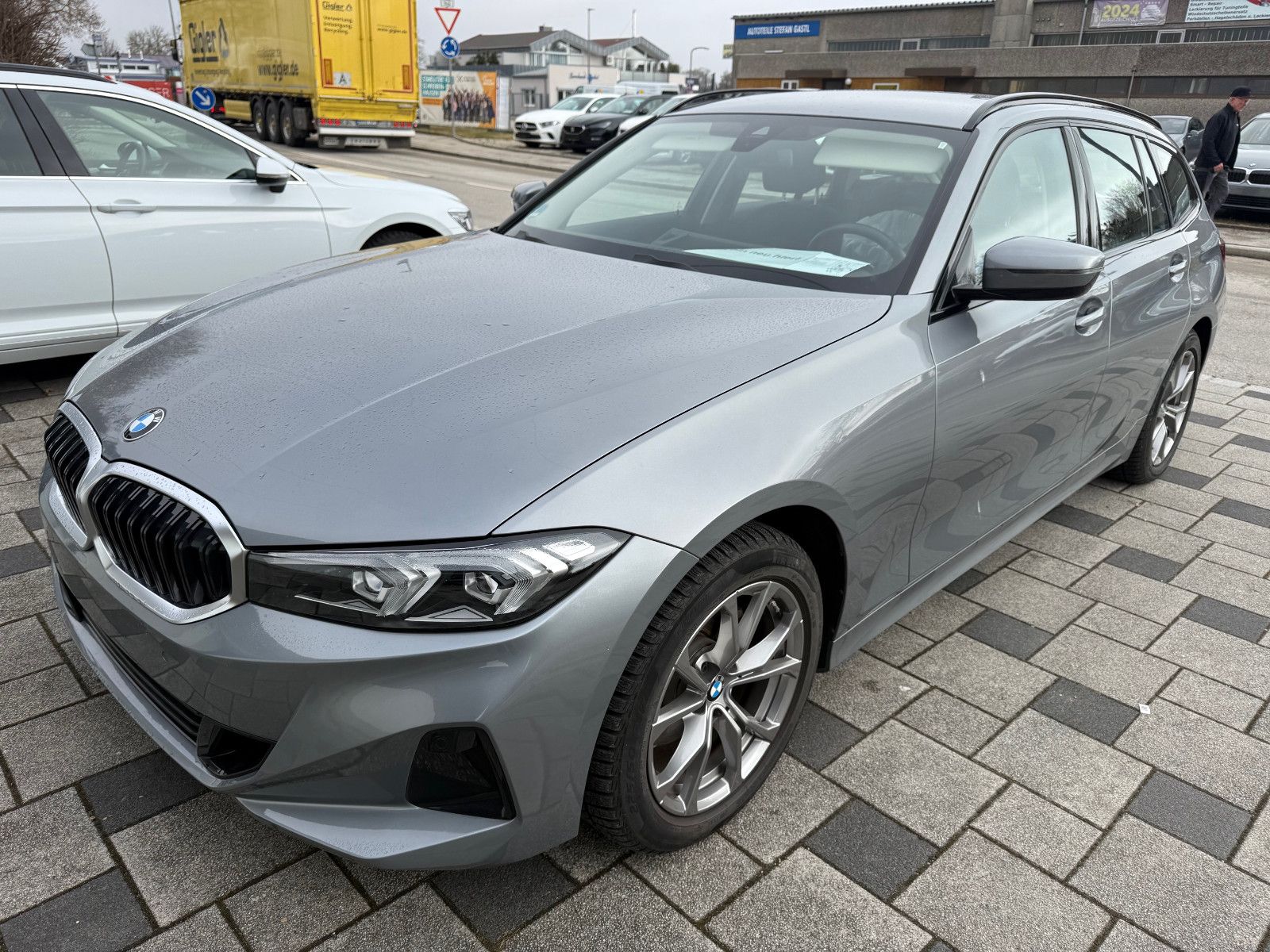 BMW 320d xDrive Touring Aut Navi LED Live Cockpit foto 2
