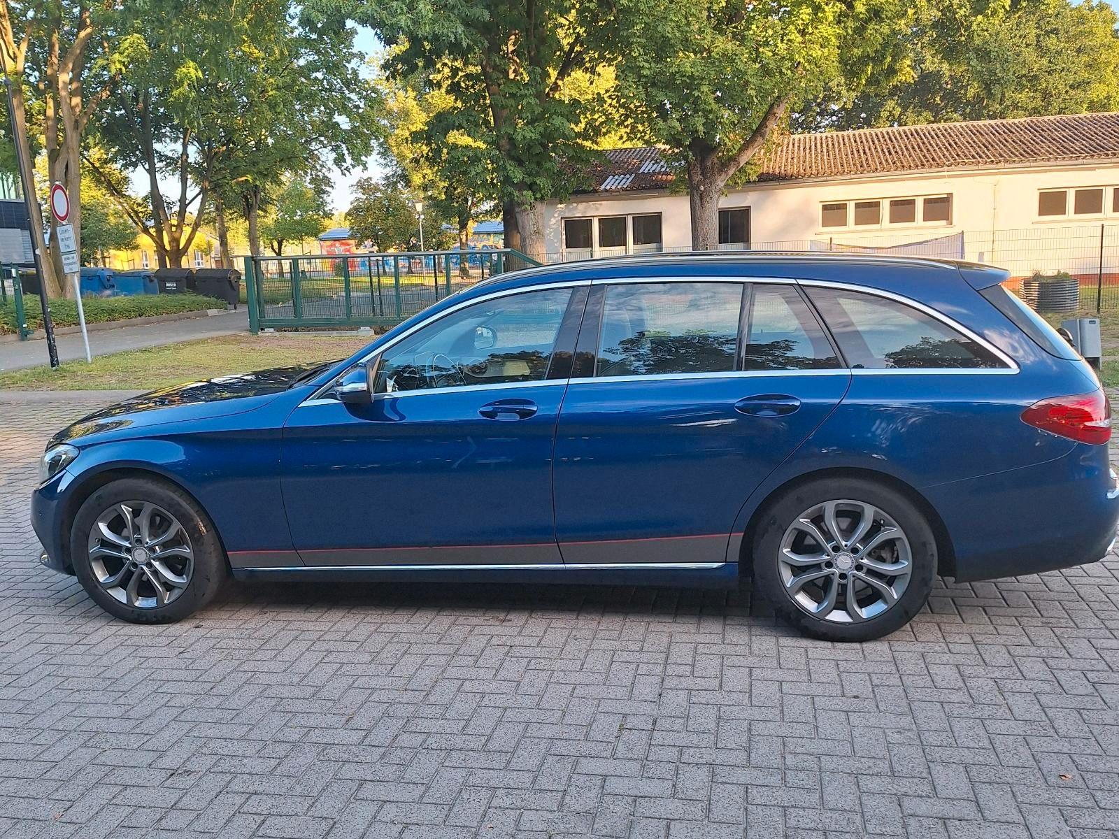 Mercedes-Benz C 220