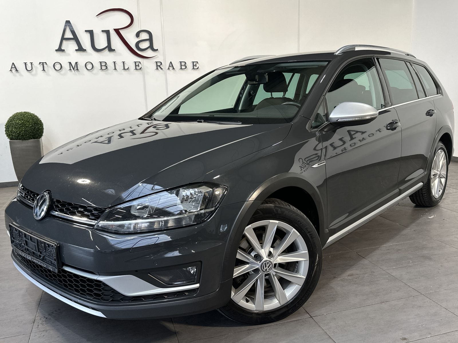 Fahrzeugabbildung Volkswagen Golf Alltrack 2.0 TDI 4M DSG NAV+LED+ACC+18ZO+PP