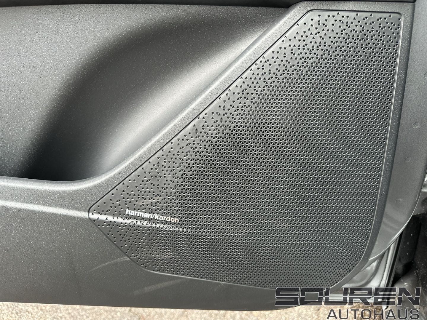 Fahrzeugabbildung Kia Niro 1.6 GDI HEV Spirit AHK +Technik-Paket +18-Z