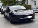 Tesla Model 3 Highland RWD Black/Black - Tesla Model 3: Highland