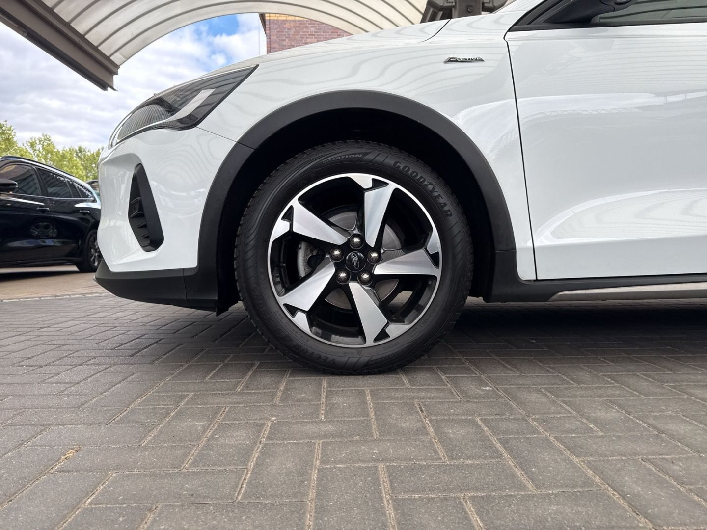 Fahrzeugabbildung Ford Focus Turnier Active X B&O Kamera Winterpaket