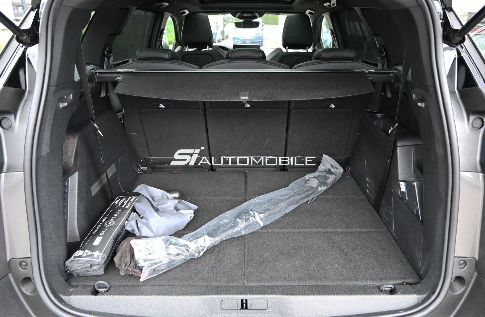 Fahrzeugabbildung Peugeot 5008 BlueHDi 130 GT °ACC°AHK°PANO°7-SITZE°ALARM°
