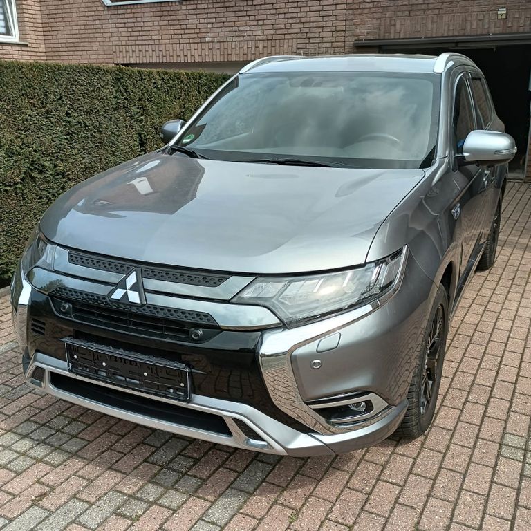 Image of Mitsubishi Outlander