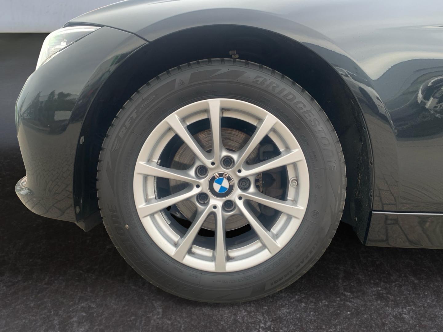 BMW 318 i Touring Sport Line *LED*AHK*HiFi*PDC*SHZ*