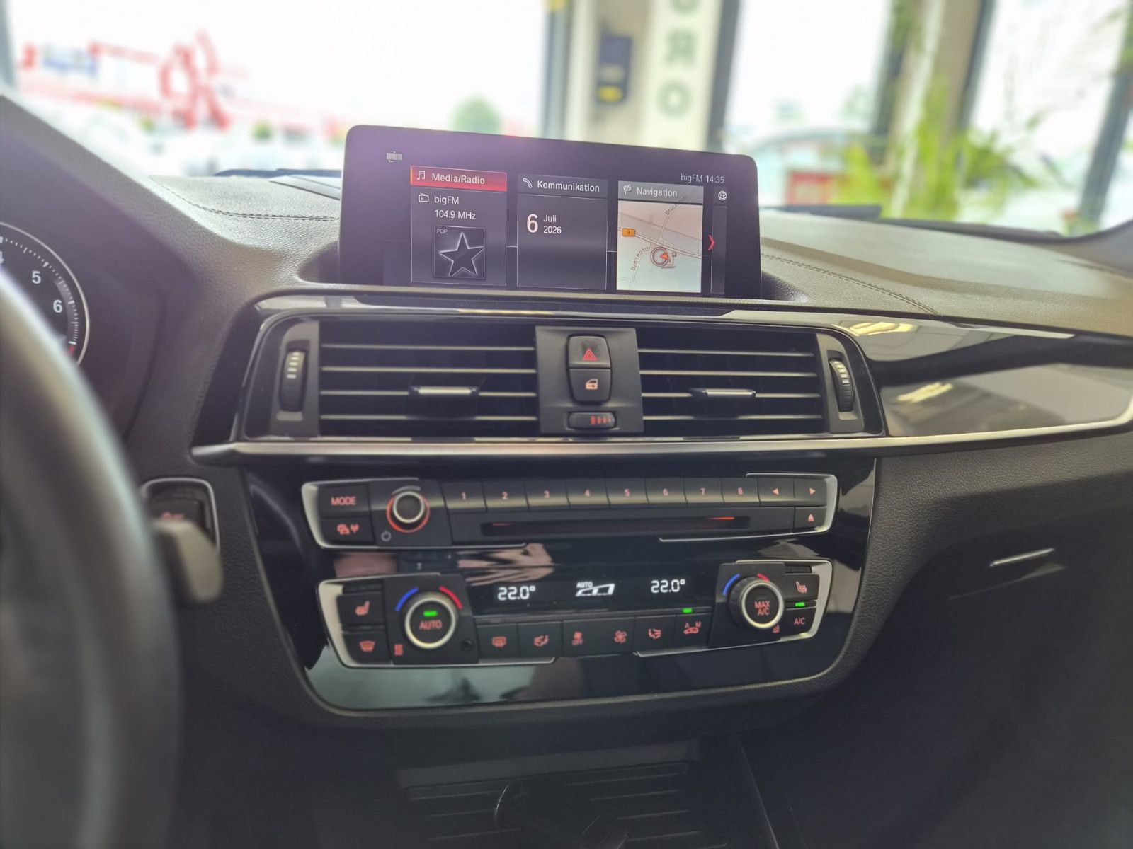 Fahrzeugabbildung BMW 120i Edition Sport Line Shadow/NAVI / AUTOMATIK