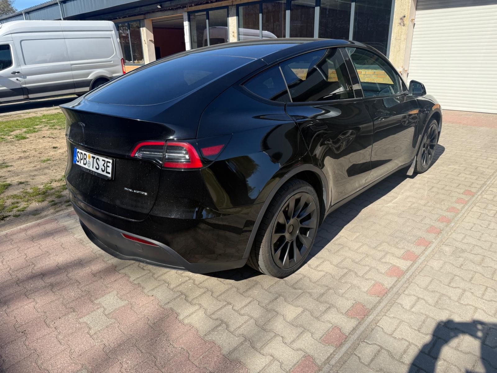 Tesla Model Y Long Range Dual AWD Batterie NEU SOH 100