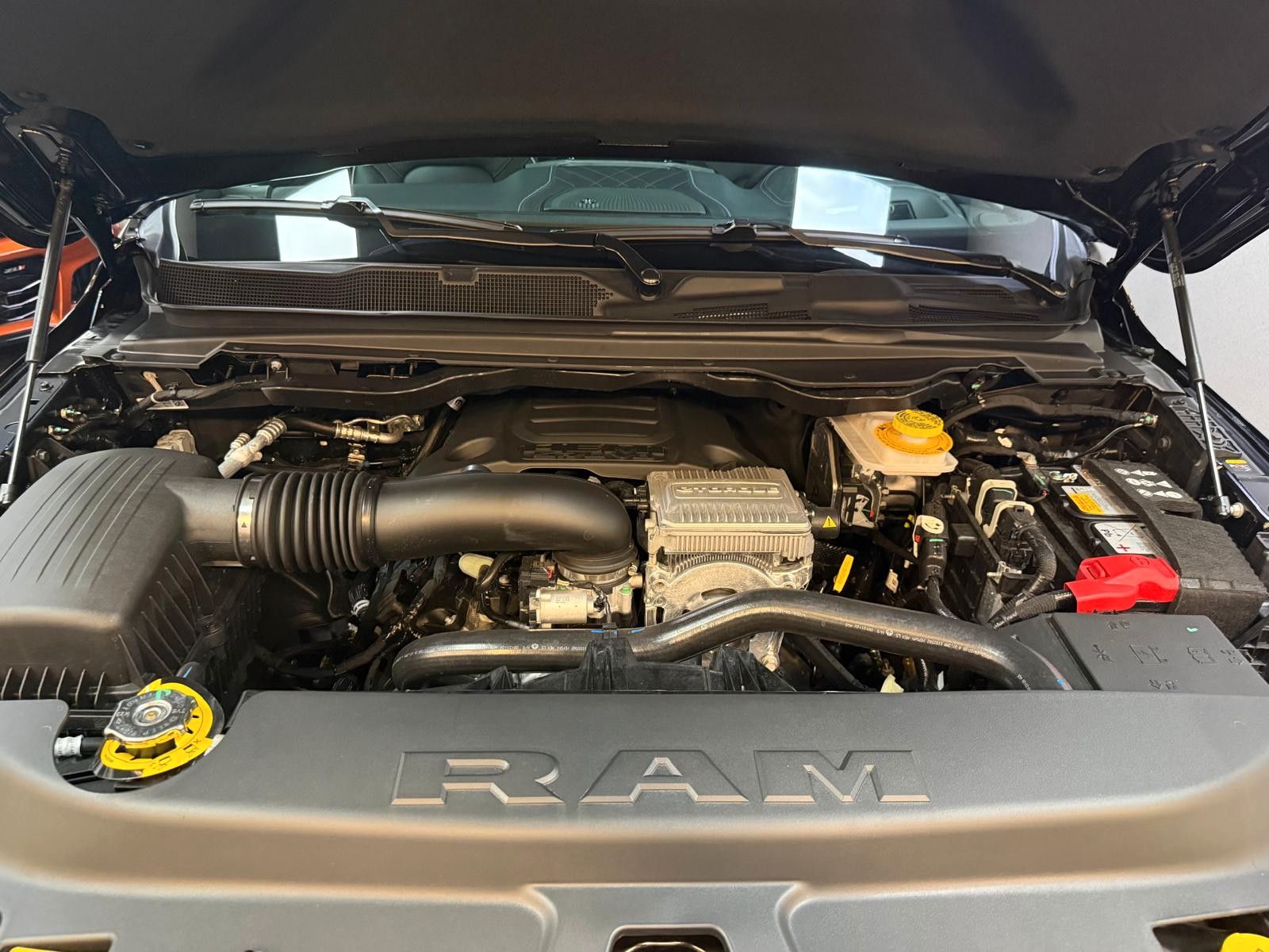 Fahrzeugabbildung Dodge RAM LIMITED HEMI V8-RAMBOX-TAILGATE-SOFORT!!!