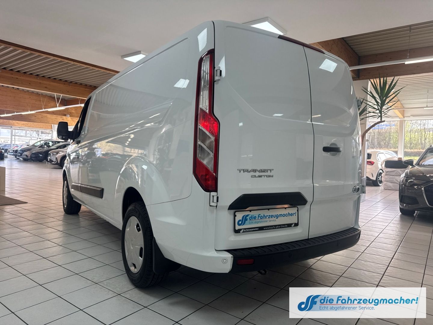 Fahrzeugabbildung Ford Transit Custom Kasten 320 L2 Trend DAB Notbremsa