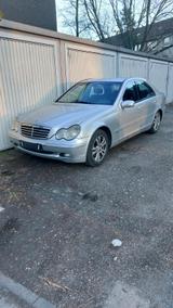 Mercedes-Benz Mercedes Benz C 180 .LPG - Mercedes-Benz C 180 mit LPG-Antrieb: Limousine