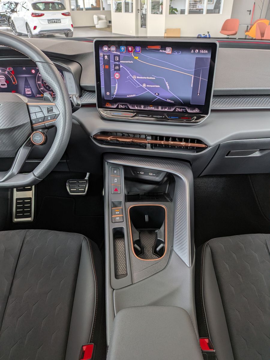 Изображение автомобиля CUPRA Terramar 1.5eTSI HUD DCC Matrix Pano Sennh. 20".