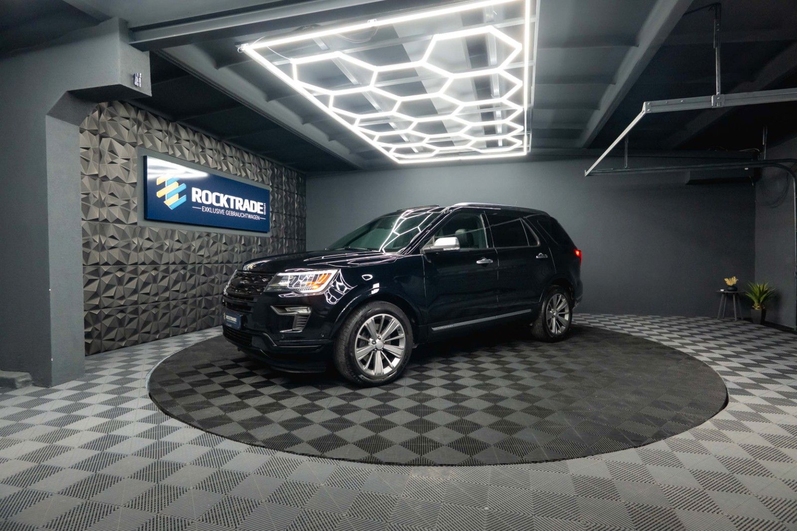 Fahrzeugabbildung Ford Explorer 3.5 V6 4x4 PLATINUM Twin-Turbo EcoBoost