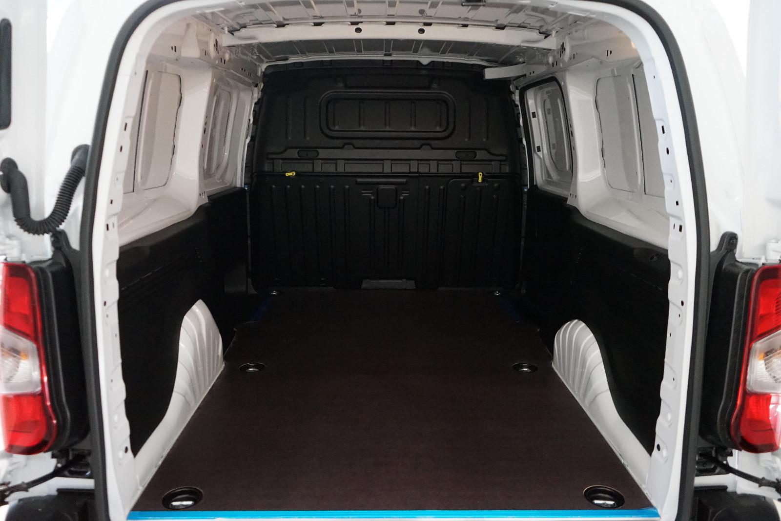 Peugeot Partner XL Diesel 130 L2H1 Automatik Holz+Kamera