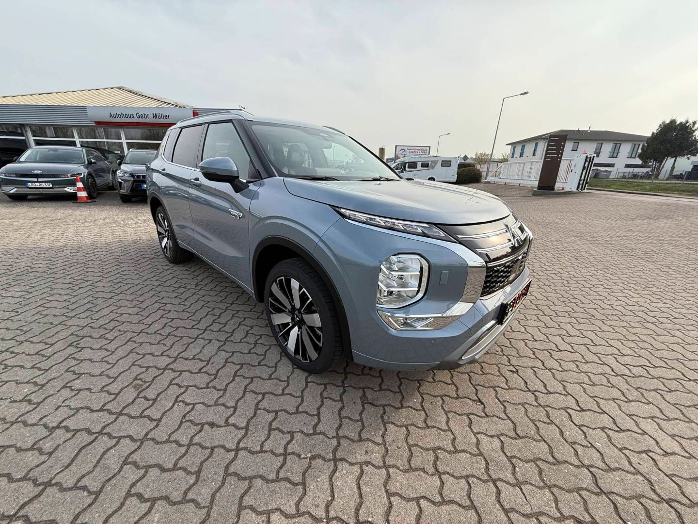 Fahrzeugabbildung Mitsubishi Outlander Plug-in Hybrid TOP (SDA)