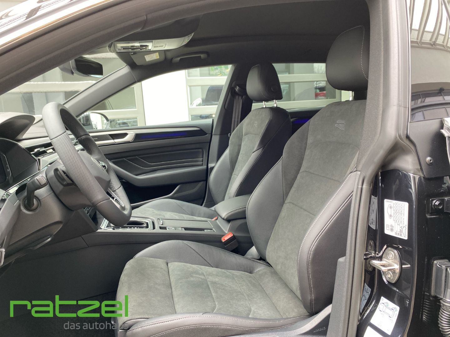 Fahrzeugabbildung Volkswagen Arteon SB R-Line 2.0 TSI DSG DCC+AHK+Harman+PDC