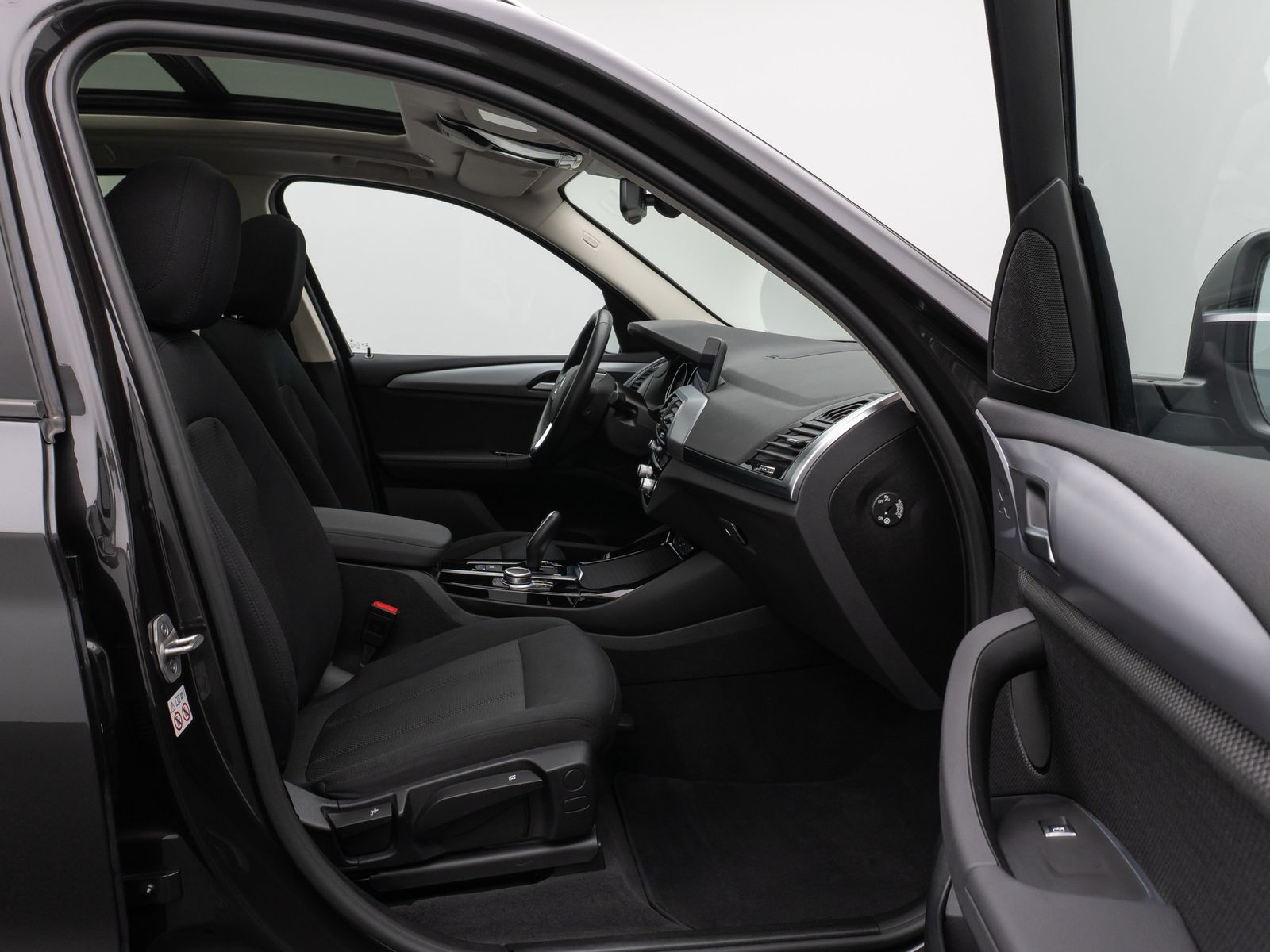 Fahrzeugabbildung BMW X3 xD20d Panorama Kamera DAB HiFi AHK Alarm 19"