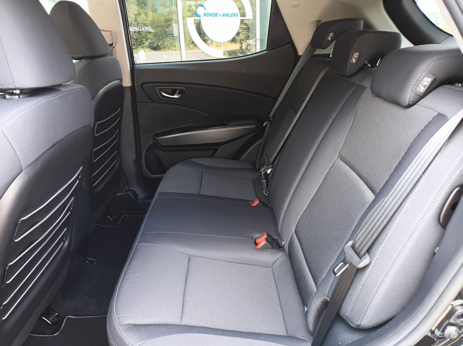 Fahrzeugabbildung KGM TIVOLI NOMAD+SH+KLIMAANLAGE+R.-KAMERA+10.25 ZOLL