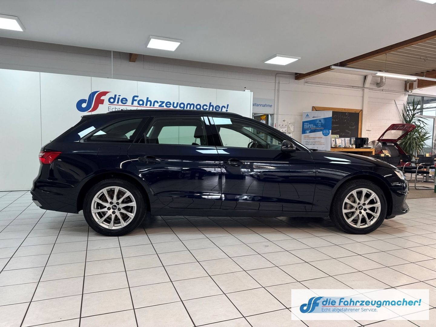 Fahrzeugabbildung Audi A4 Avant 40 TFSI AHK-klappbar Navi LED El. Heckk