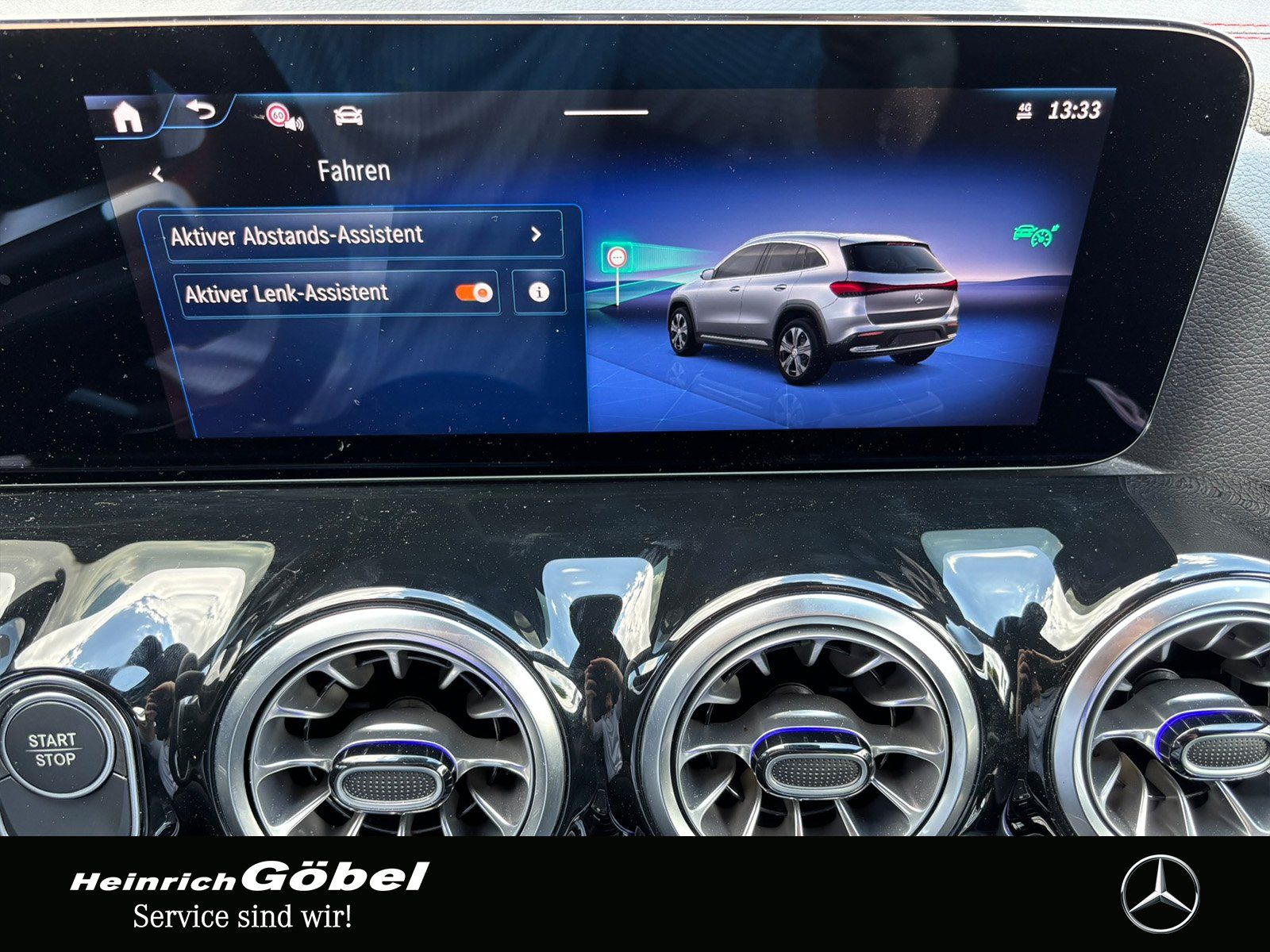 Fahrzeugabbildung Mercedes-Benz EQA 300 4M AMG*AHK*FAP*ADV-SOUND*360°KAM*AMBIENT
