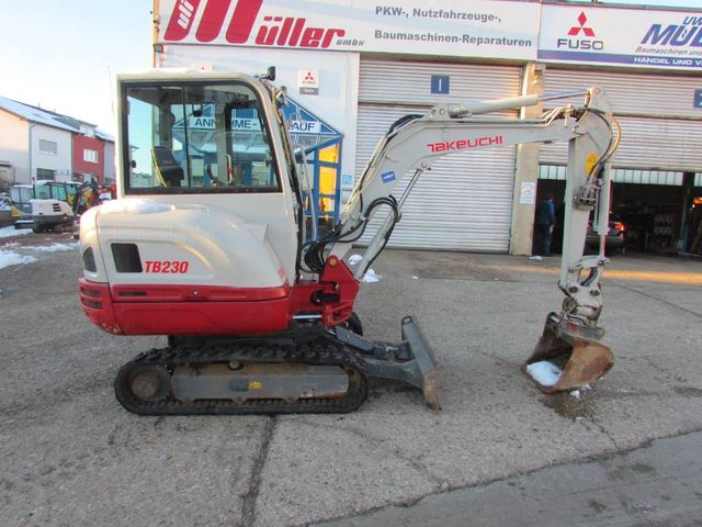 Takeuchi TB 230 Minibagger Powertilt 29.900 EUR