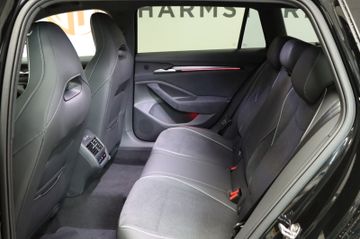 Skoda Superb 1.5 TSI DSG Sportline Combi AHK DCC Navi